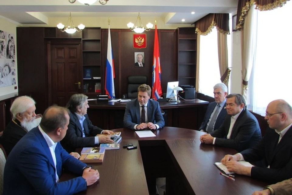Встреча делегации Изборского клуба и врио губернатора Севастополя Дмитрия Овсянникова