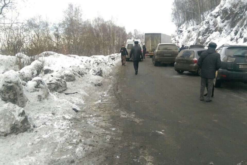 Смертельное ДТП на трассе в Слюдянском районе: маршрутка «Улан-Удэ-Аршан» врезалась в грузовик