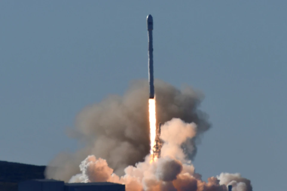 Falcon 9 благополучно стартовала с базы американских ВВС Ванденберг в штате Калифорния
