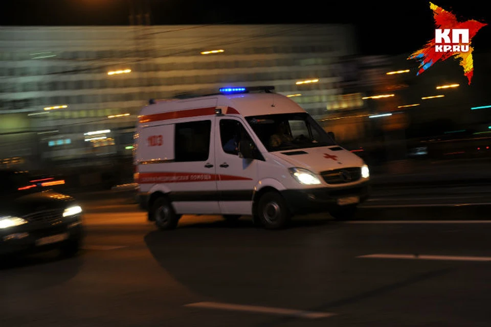 17-летнюю девушку увезли в больницу, но спасти ее не удалось.