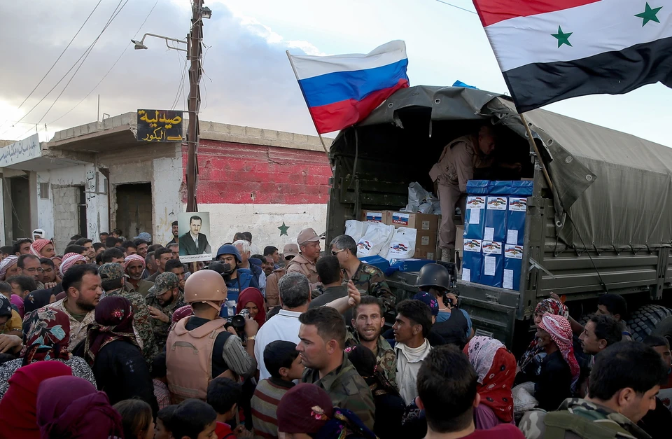 За сутки гуманитарную помощь получили 3,6 тысяч жителей Сирии. Фото: Антон Новодережкин/ТАСС
