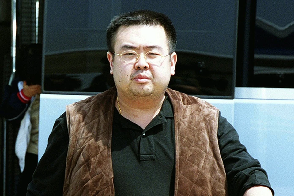 Ким Чен Нам - старший сын умершего в 2011 году северокорейского лидера Ким Чен Ира. Рождён во внебрачных отношениях своего отца с южнокорейской актрисой