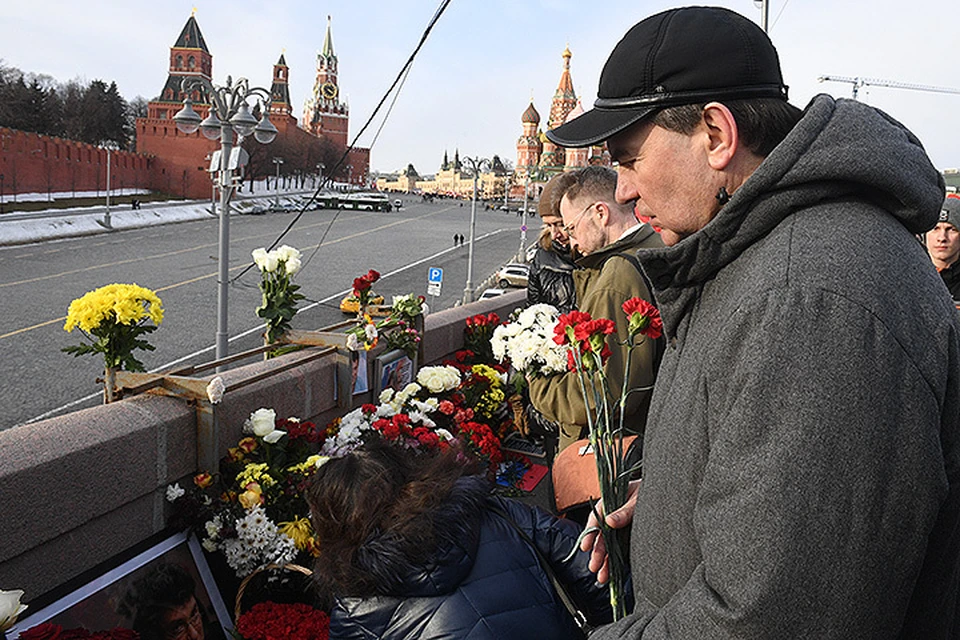 Марш памяти Бориса Немцова завершился у места его убийства.