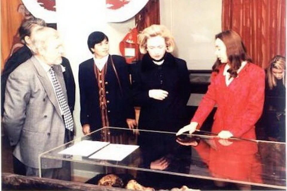 По мнению историка, эта встреча с «Принцессой Укока» стала для Хиллари Клинтон роковой. Фото: архив СО РАН