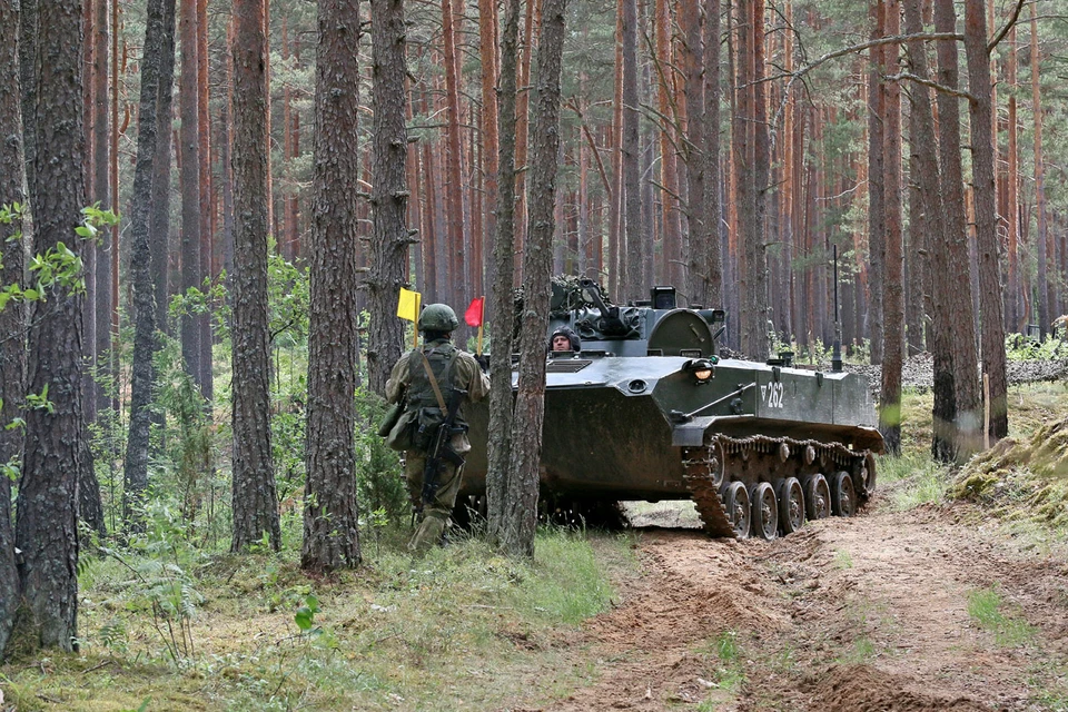 Полк подняли по тревоге