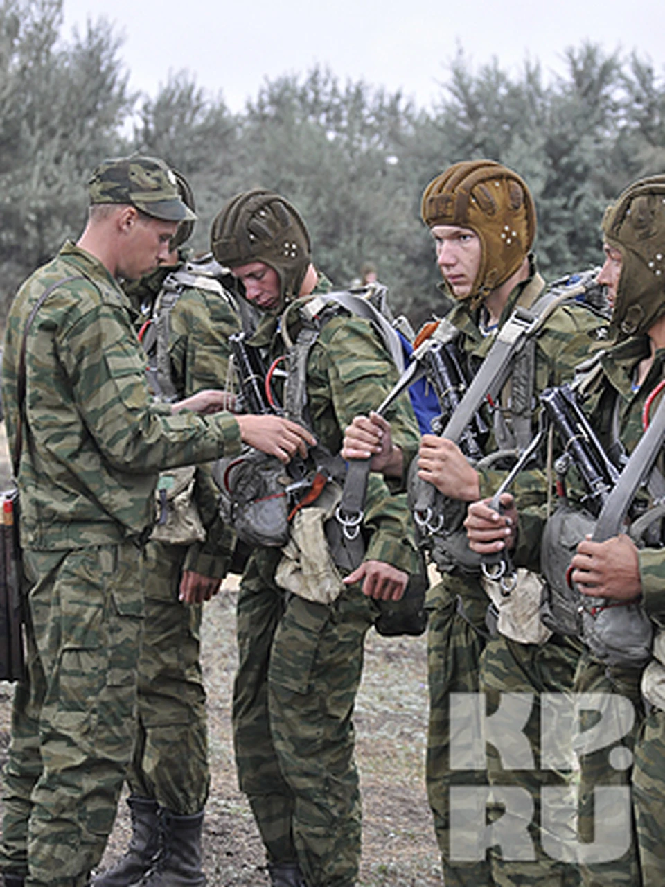 На поле танки грохотали: В Волгограде прошли военные учения - KP.RU