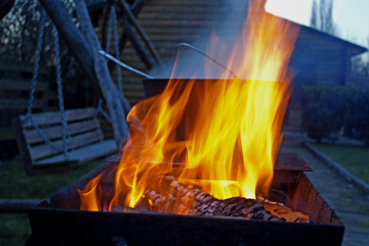 Но в некоторые места придется приносить свой мангал и дрова