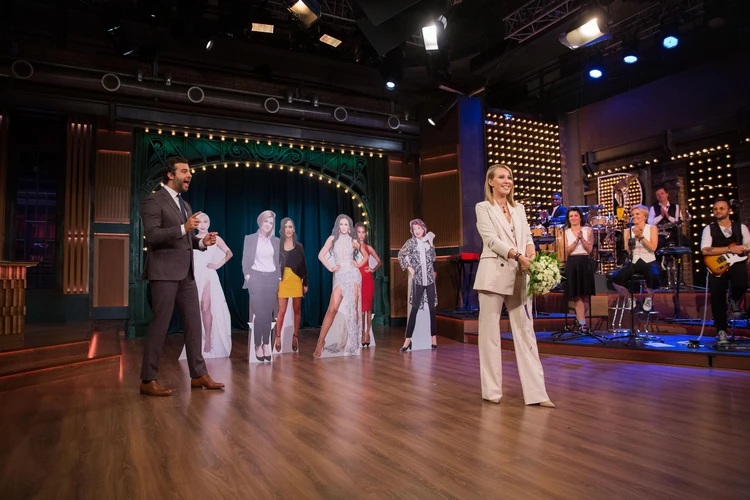 Иван Ургант Расписал Собчак И Богомолова - Kp.ru