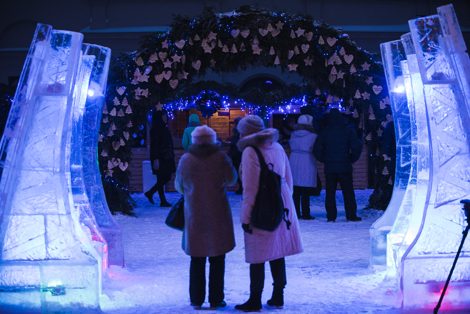 Новый омск. Зимний Любинский Омск 2019. Улица Музейная Омск ледяной городок. Зимний Любинский 2020. Омск новый год 2020.