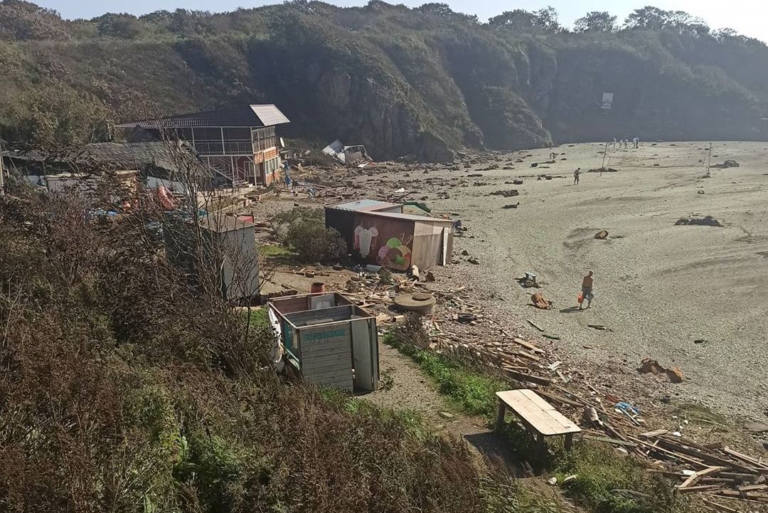 Теперь пляж выглядит так. Фото: Николай Александров