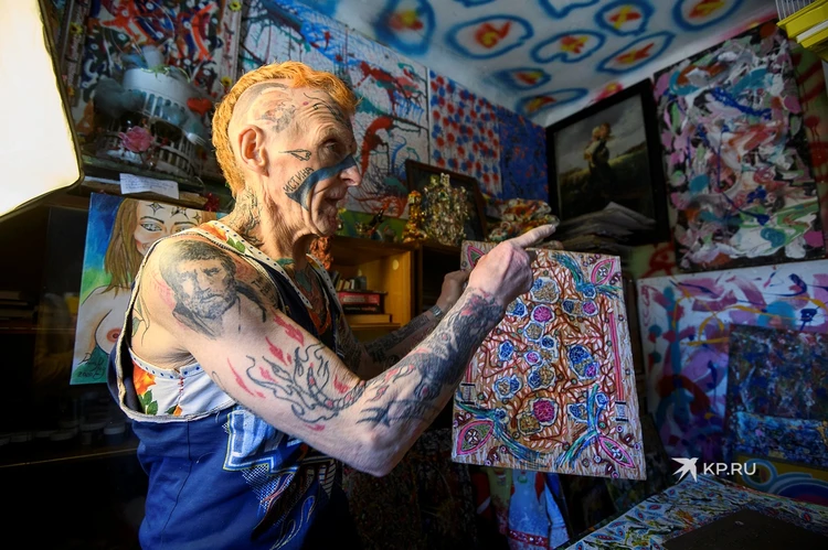 Нательные рисунки в Москве: татуировки блогера Михаила Шатова