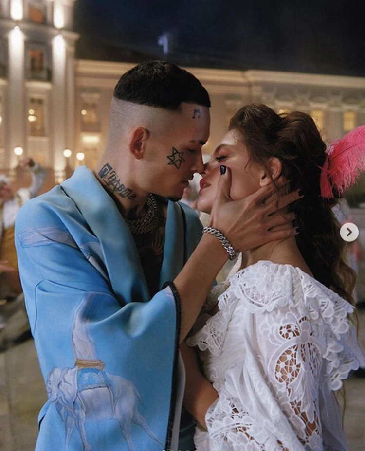 Орыс жас ана порно онлайн Порно: ақша үшін қыздықтан айырылу