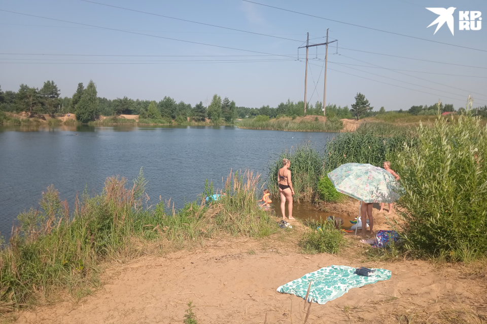 На карьерах около дач в Литвинках лучше отдыхать тем, кто не боится солнца. Деревьев там мало.