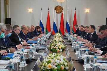 Одобренные решения будут утверждены Высшим государственным советом Союзного государства под руководством Владимира Путина и Александра Лукашенко 4 ноября - в День народного единства