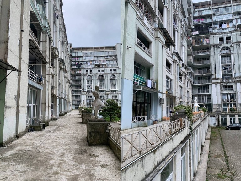 Полузаброшенный знаменитый комплекс