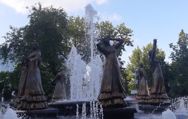 Памятник "Семь девушек" давно стал визитной карточкой Уфы