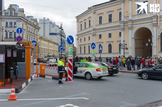 Еще одна проблема - пассажирский терминал на Лиговском проспекте погрузит центр города в монолитные пробки.