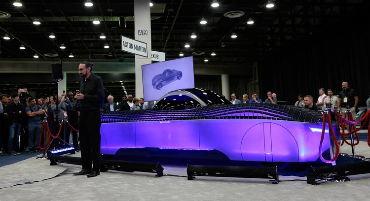 Прототип летающего автомобиля представили на автосалоне в Детройте