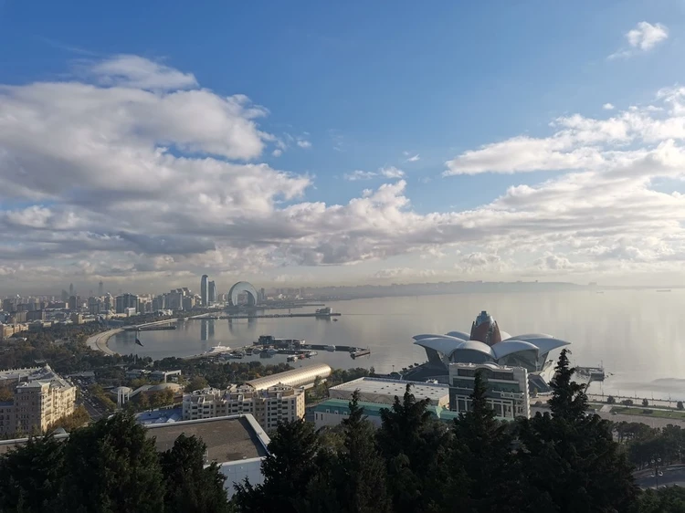 Баку - космический город. Фото: Назим Агаев