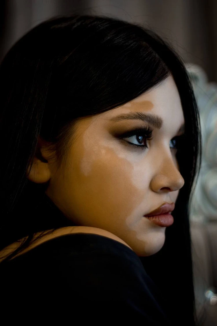 Анасы ұлымен жыныстық қатынасқа түсуді қалады Қаншық бейнесін қараңыз