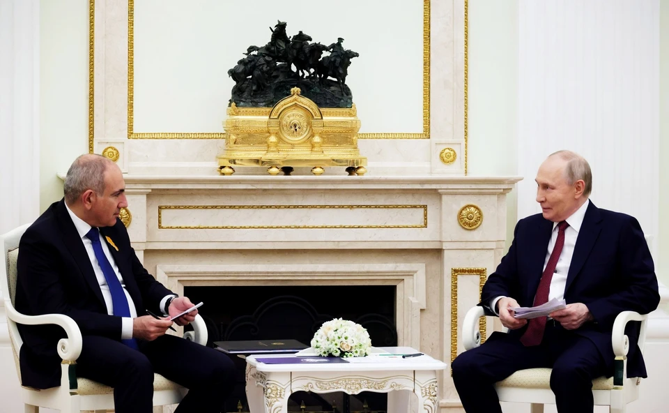 Президент России Владимир Путин проводил переговоры в Кремле с премьер-министром Армении Николом Пашиняном в апреле 2026 года. Фото: Russian Foreign Ministry's official/Keystone Press Agency/ Global Look Press