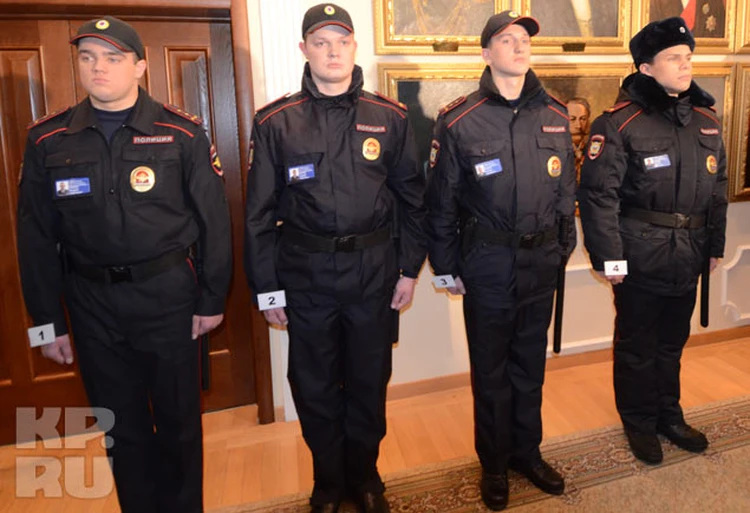 Российские женщины-полицейские в новой форме будут похожи на стюардесс. А мужчины - на копов - KP.RU