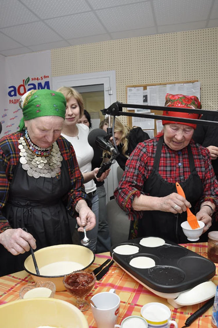 Бурановские бабушки»: «Самые вкусные блины на козьем молоке и с печи» -  KP.RU