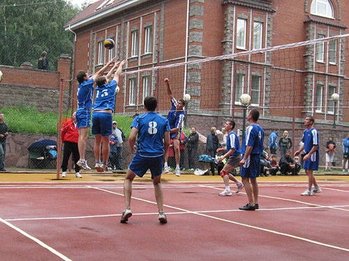 Волейбольный матч на базе компании, посвященный Дню строителя.