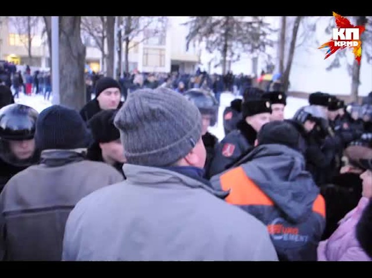 20 января. Кишинев. Протестующие у здания парламента Молдовы.
