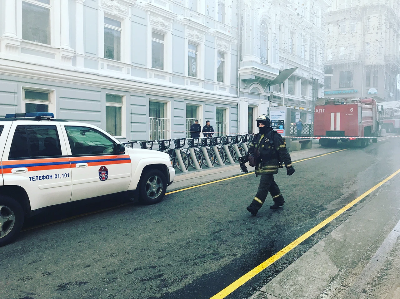 В центре Москвы загорелся Дом педагогической книги, памятник архитектуры -  KP.RU